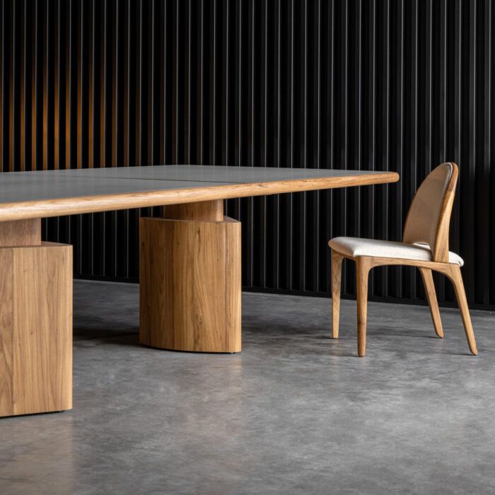 ECHO Dining Table