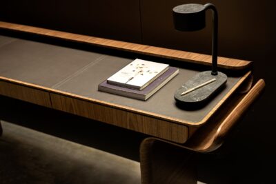 MODA Desk