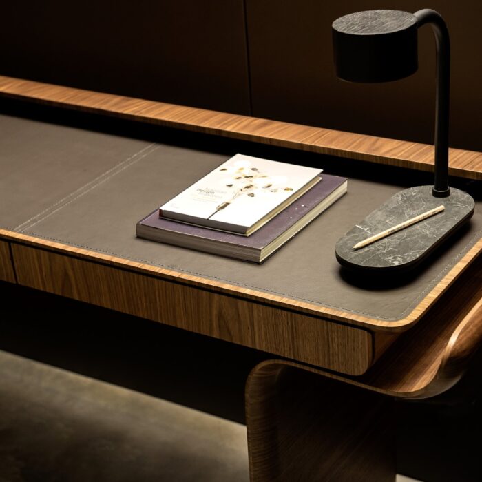 MODA Desk